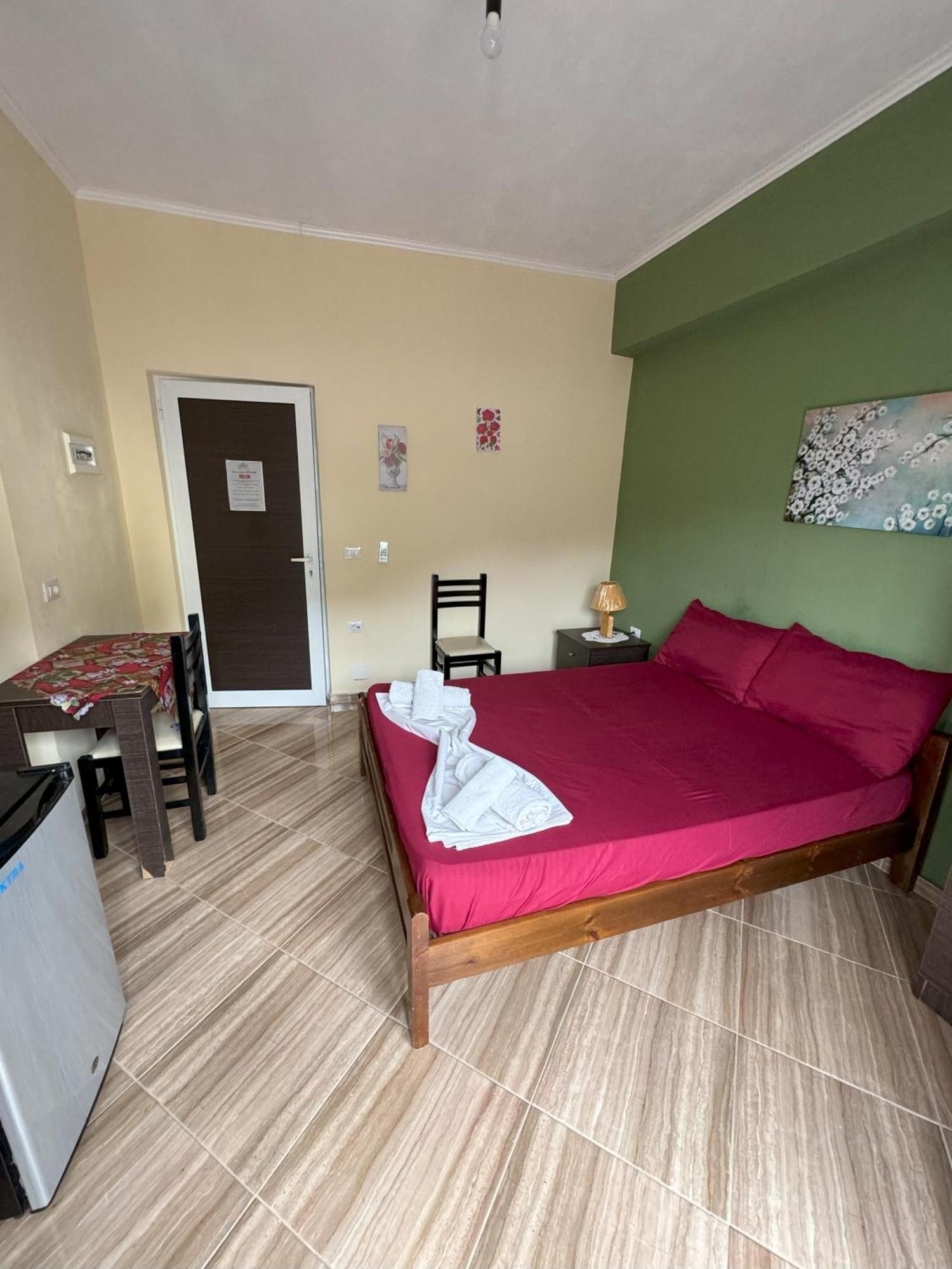 Adrian Agustin Rooms Lukove Exterior photo