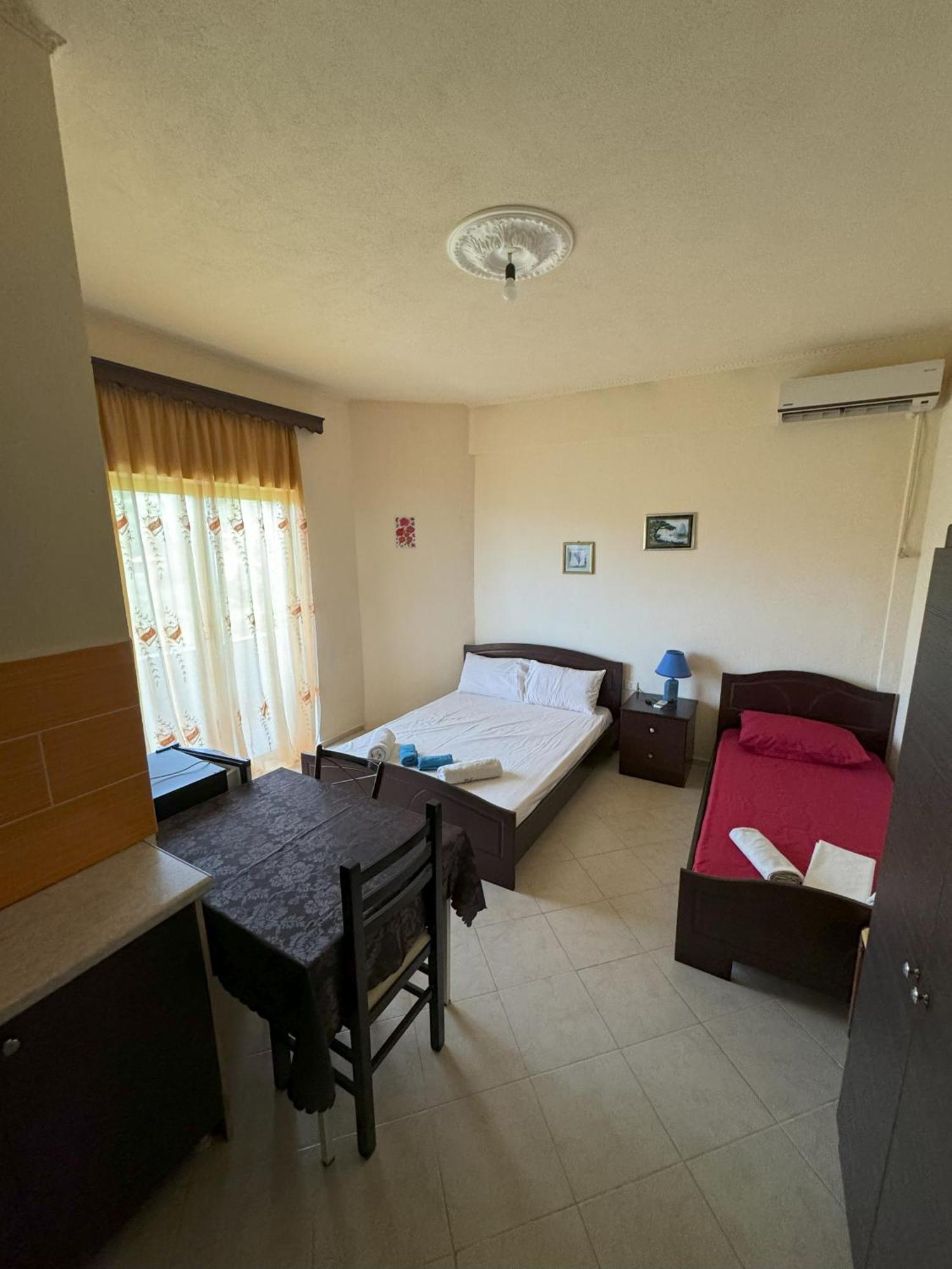 Adrian Agustin Rooms Lukove Exterior photo