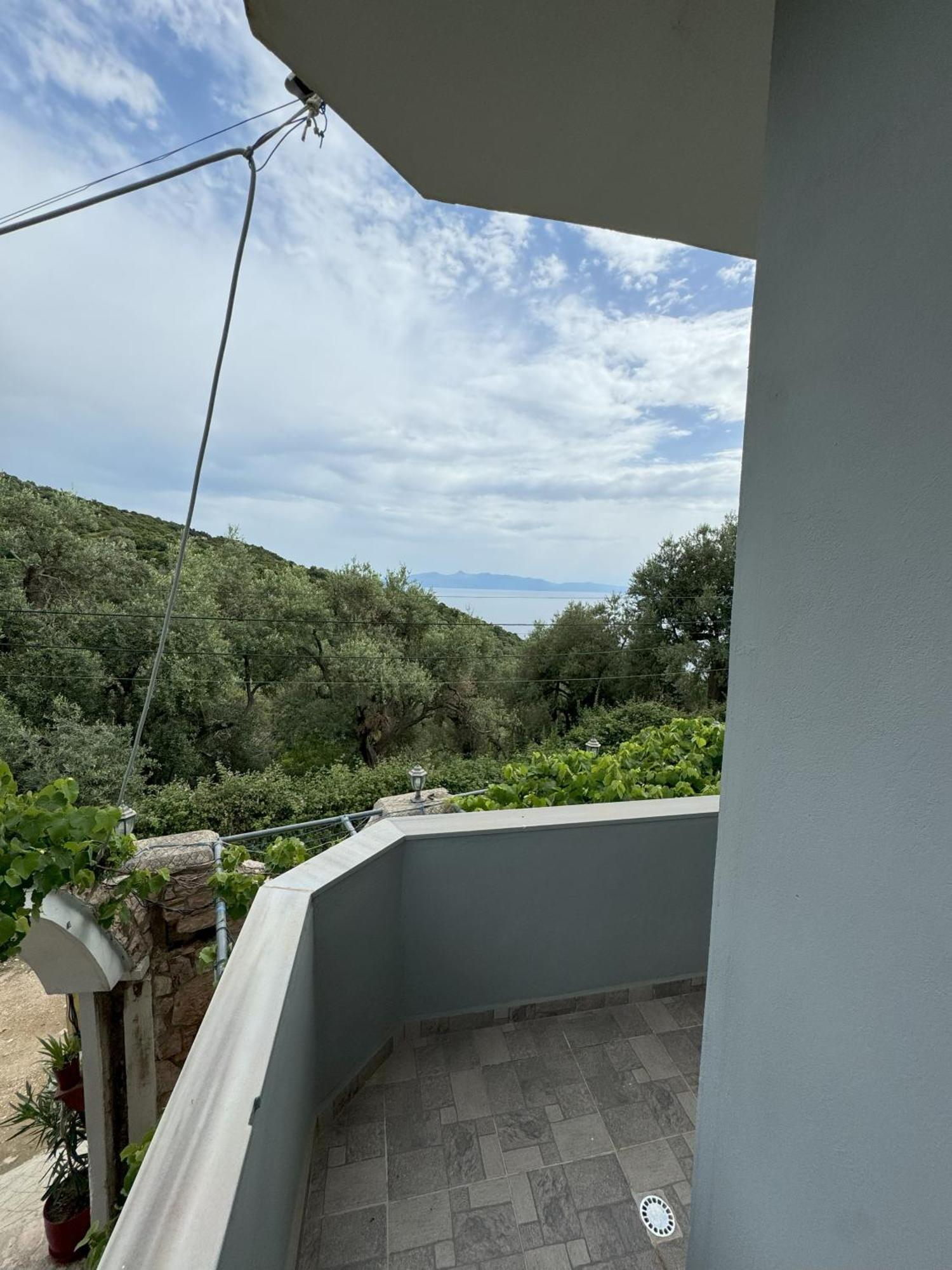 Adrian Agustin Rooms Lukove Exterior photo