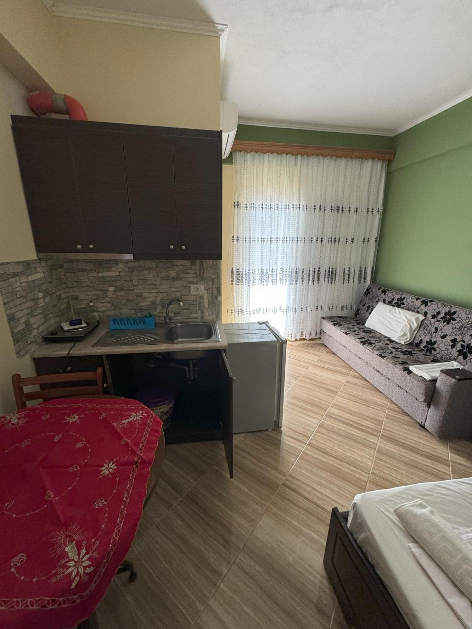 Adrian Agustin Rooms Lukove Exterior photo