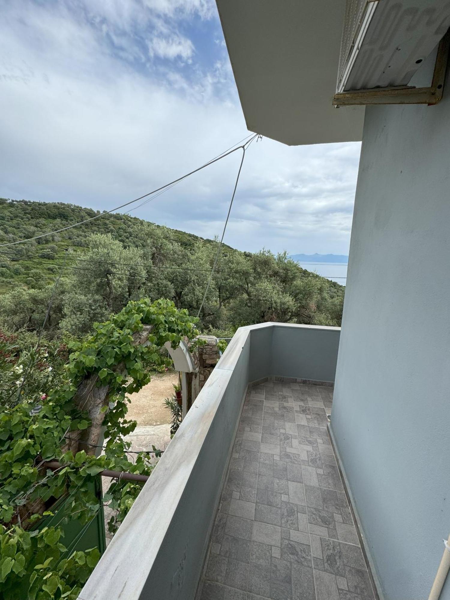 Adrian Agustin Rooms Lukove Exterior photo