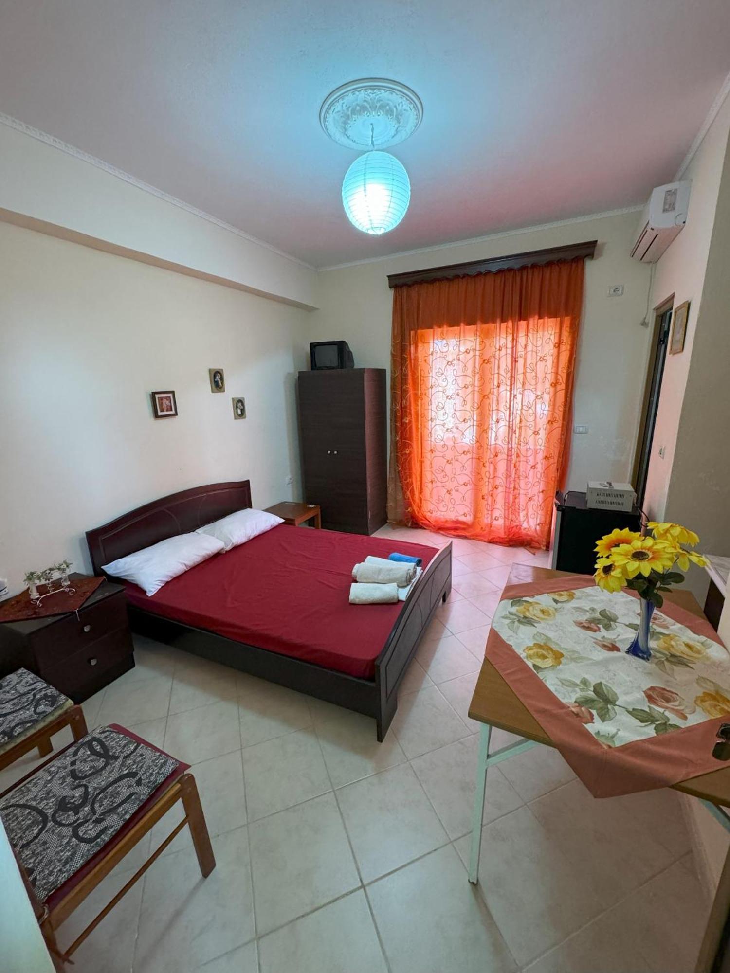 Adrian Agustin Rooms Lukove Exterior photo