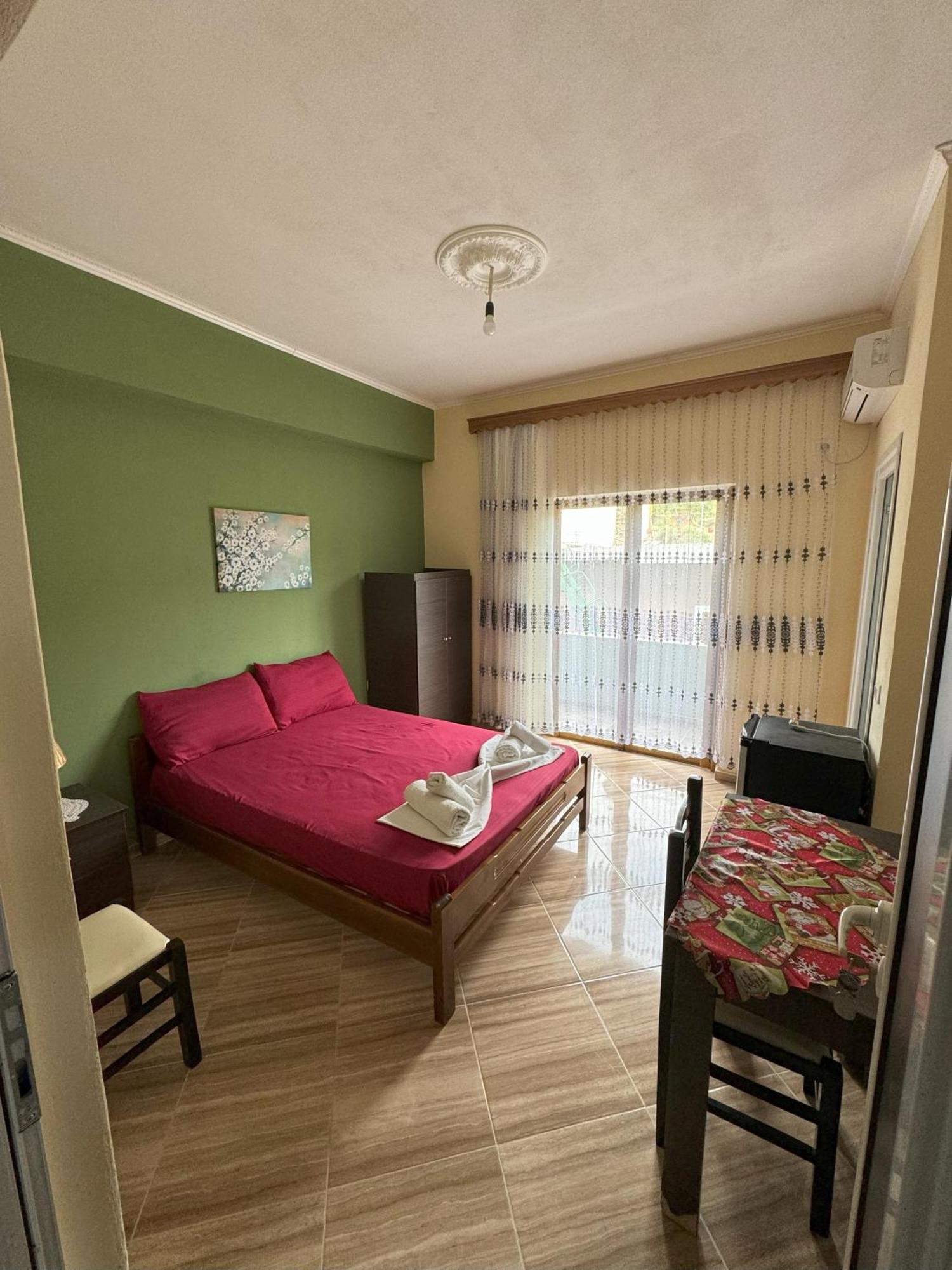 Adrian Agustin Rooms Lukove Exterior photo