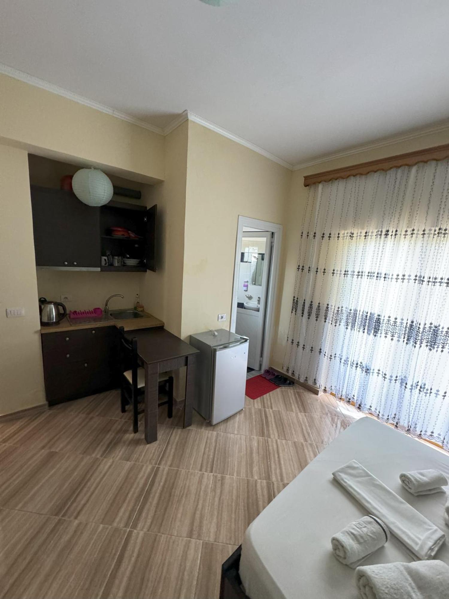 Adrian Agustin Rooms Lukove Exterior photo